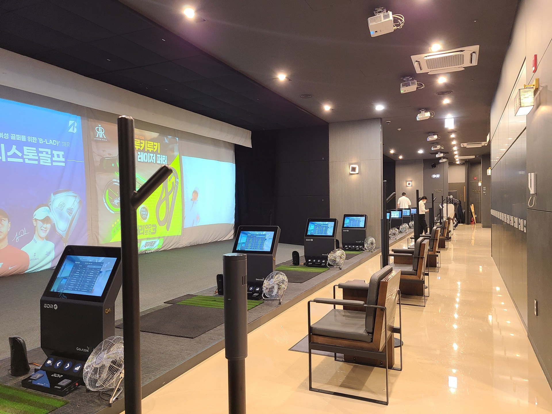 센터필드 (2).jpg